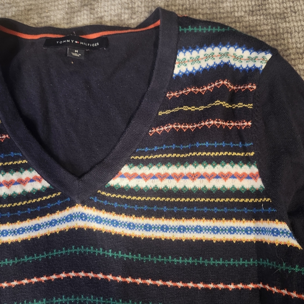 Tommy Hilfiger Womens Sweater Size M Navy V-Neck Longsleeve Pullover Hearts Knit